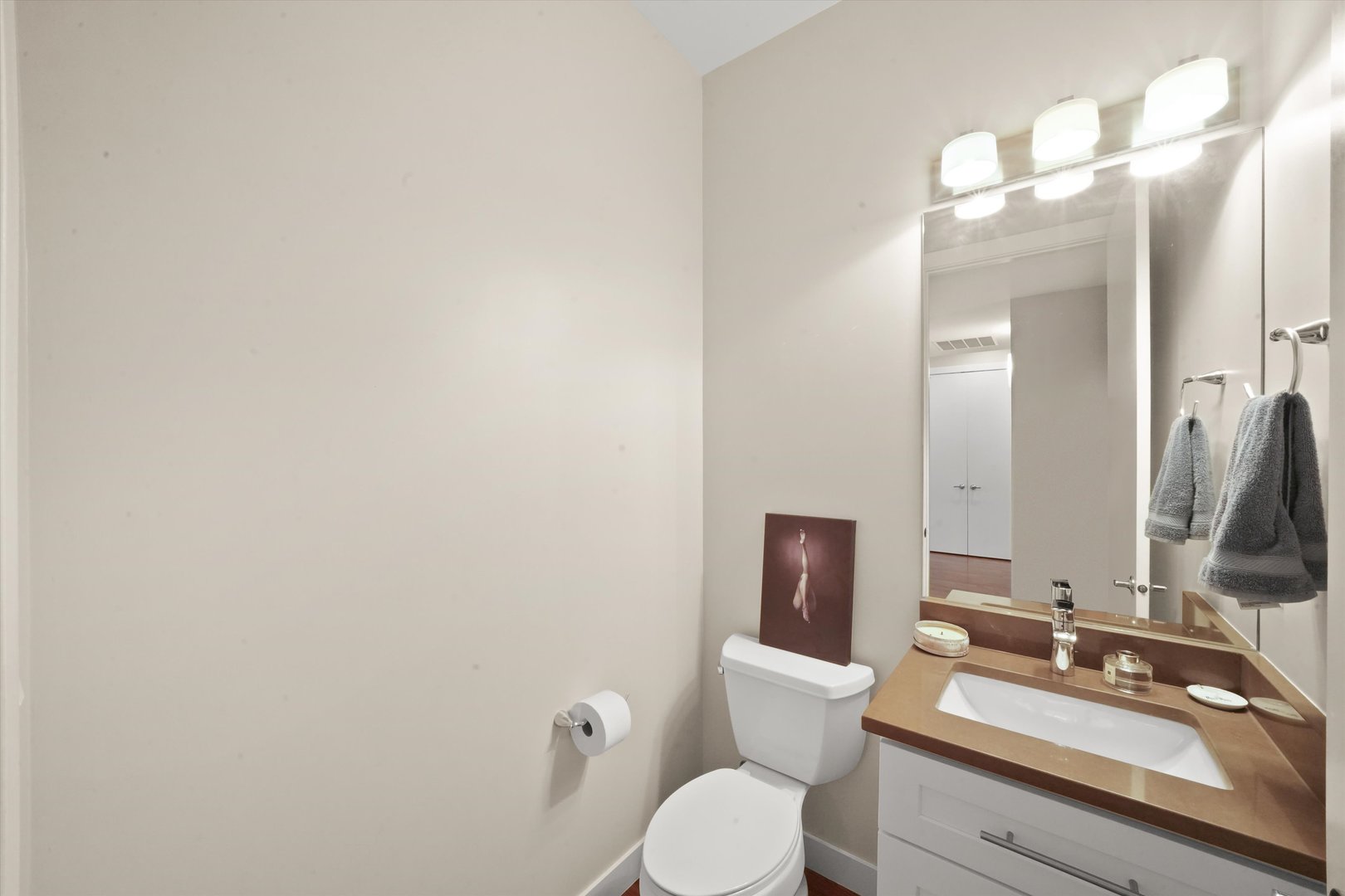 2140 W Armitage Avenue Unit: 2W