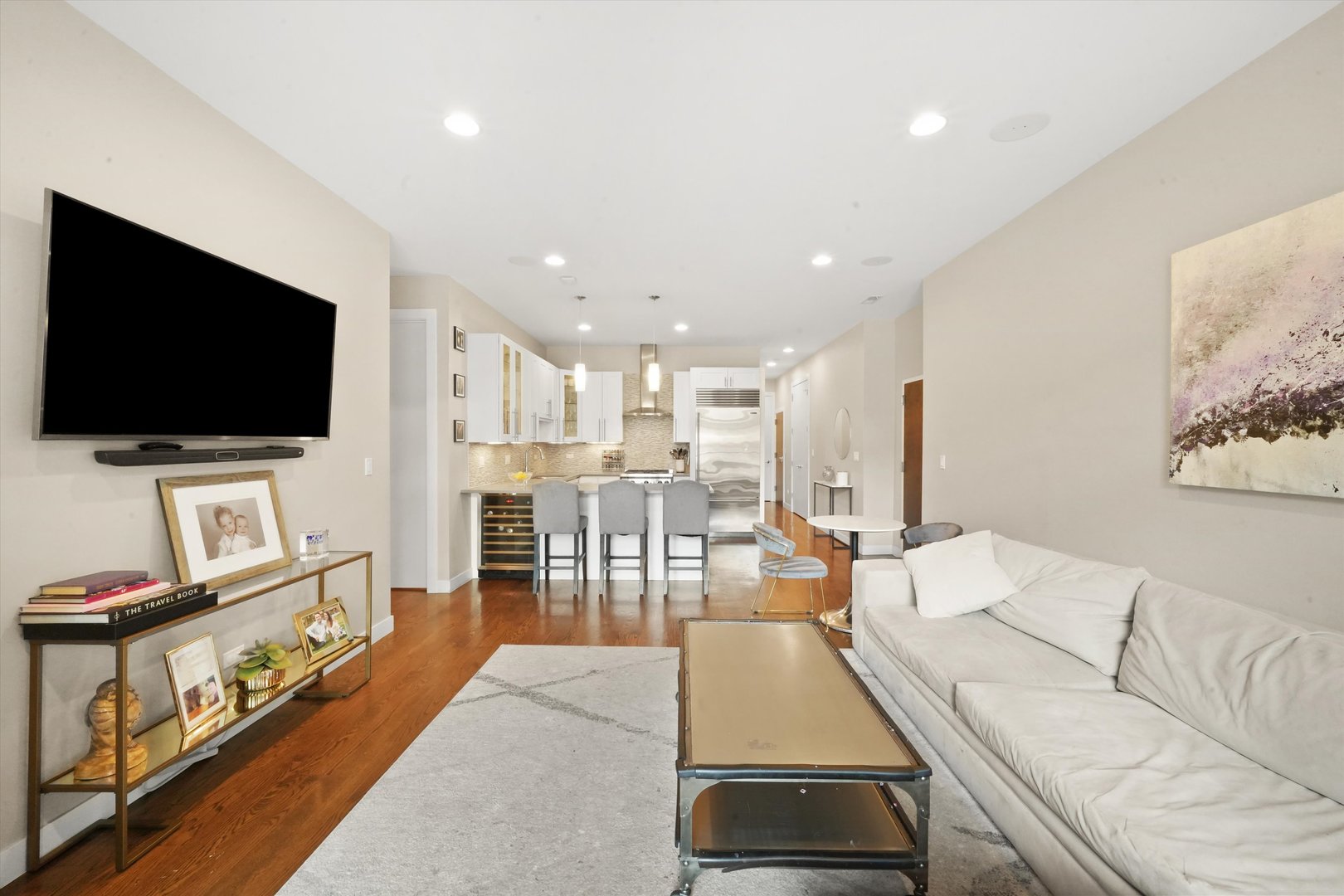 2140 W Armitage Avenue Unit: 2W