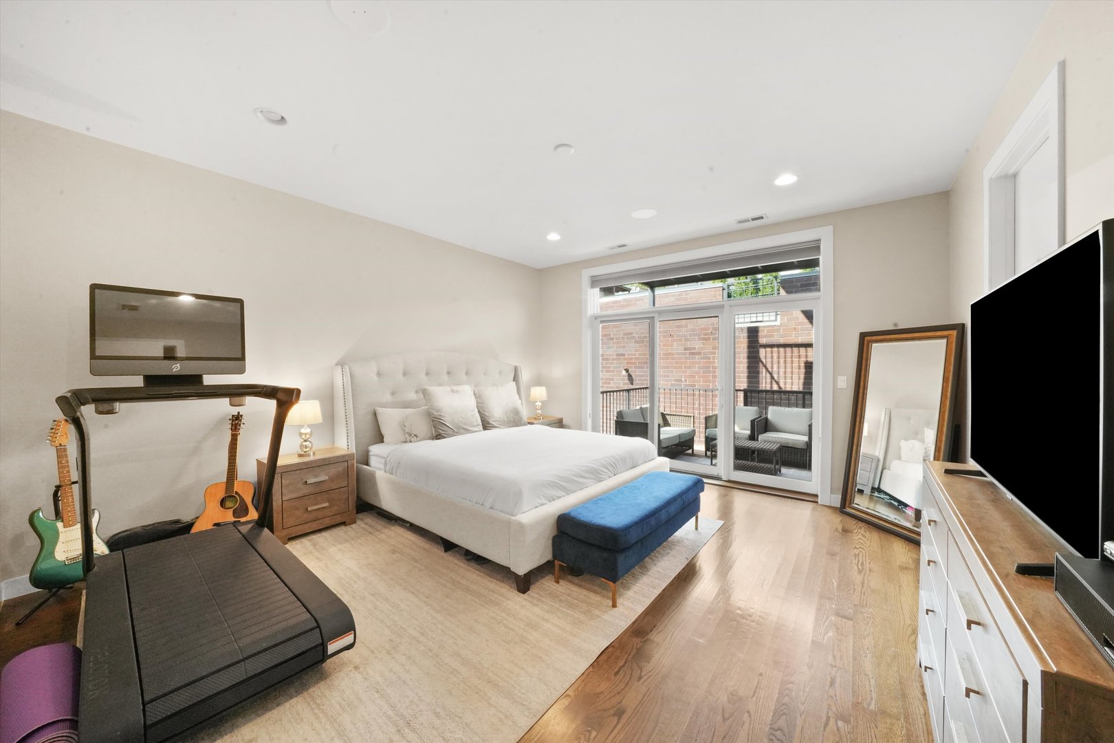 2140 W Armitage Avenue Unit: 2W