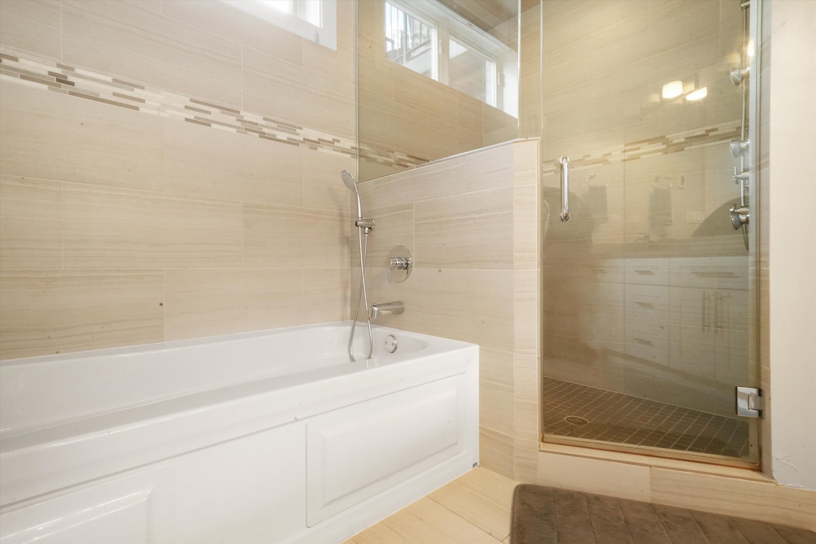 2140 W Armitage Avenue Unit: 2W