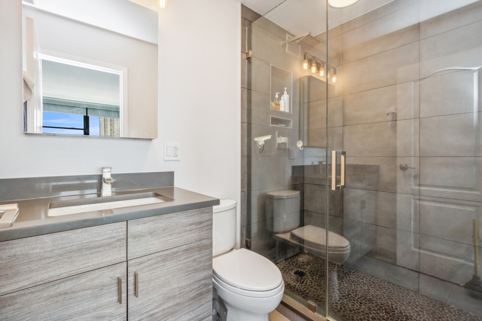 2700 N Hampden Court Unit: 15C