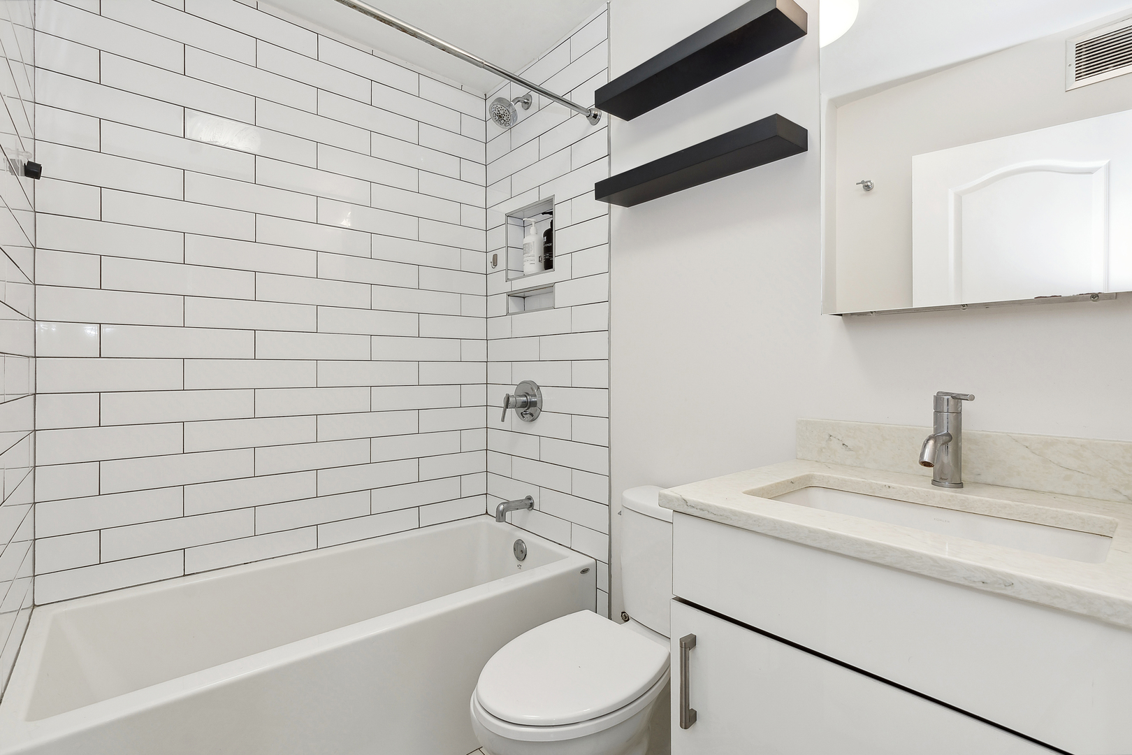 2700 N Hampden Court Unit: 15C