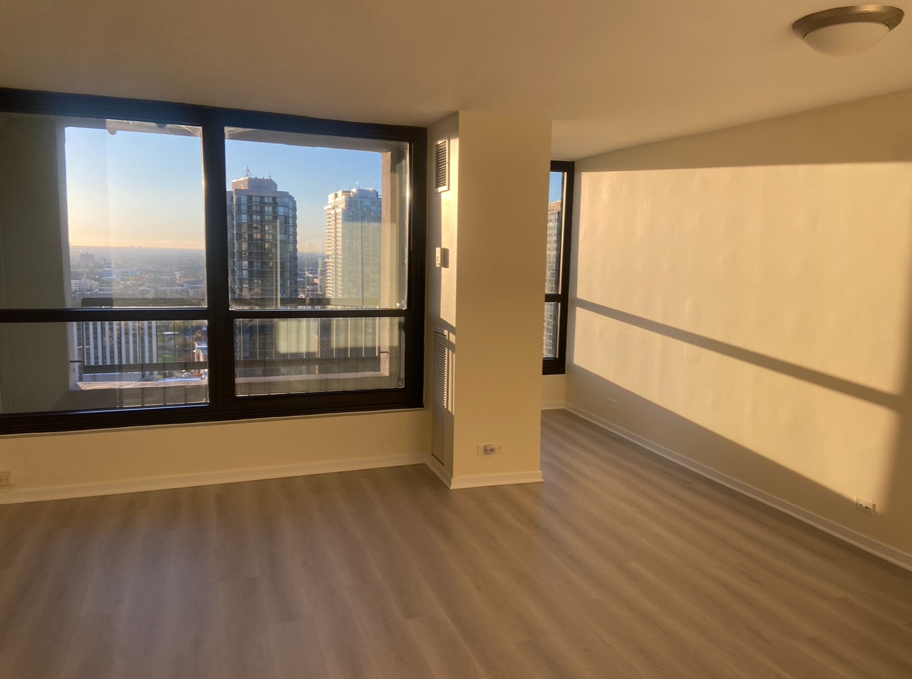 1030 N STATE Street Unit: 27M