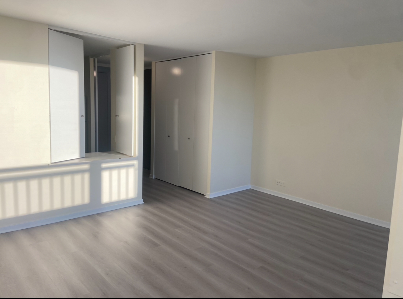 1030 N STATE Street Unit: 27M