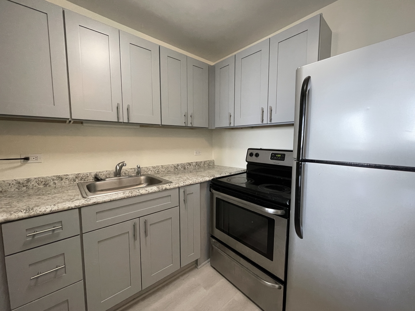 1030 N STATE Street Unit: 27M