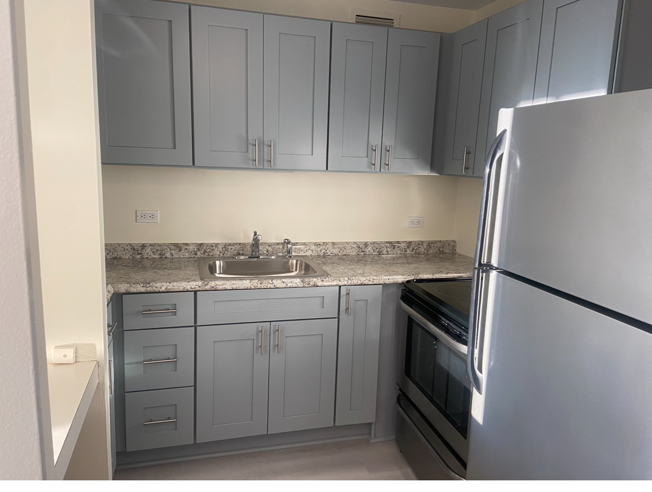 1030 N STATE Street Unit: 27M