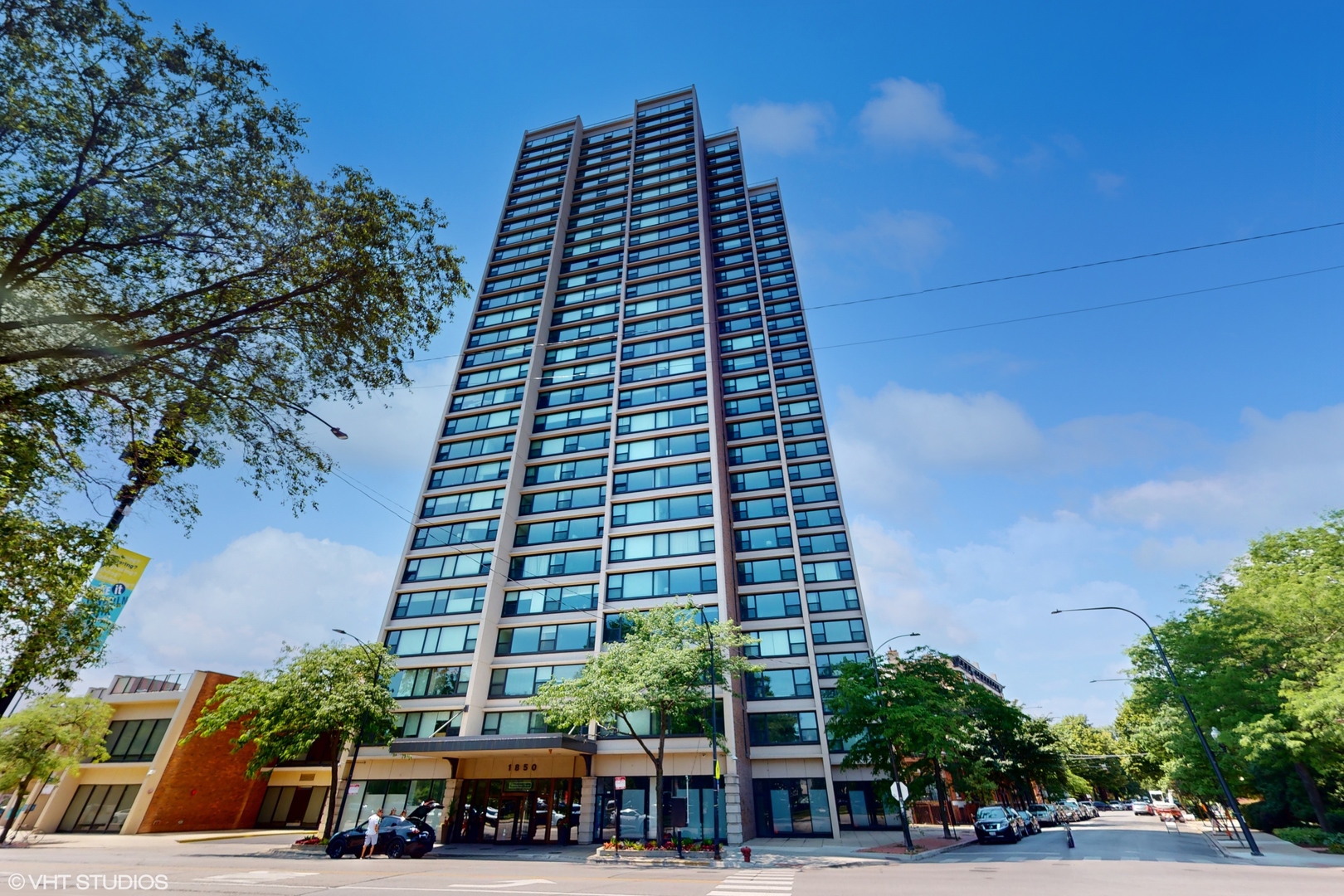 1850 N Clark Street Unit: 801