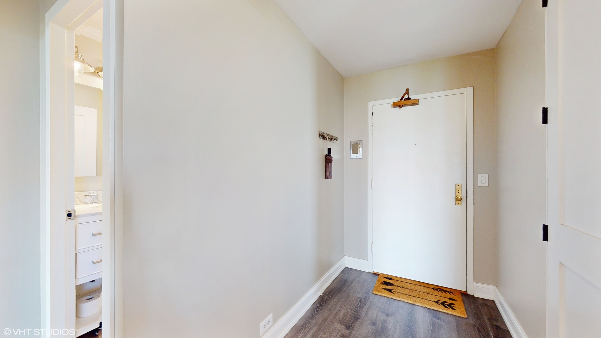 1850 N Clark Street Unit: 801