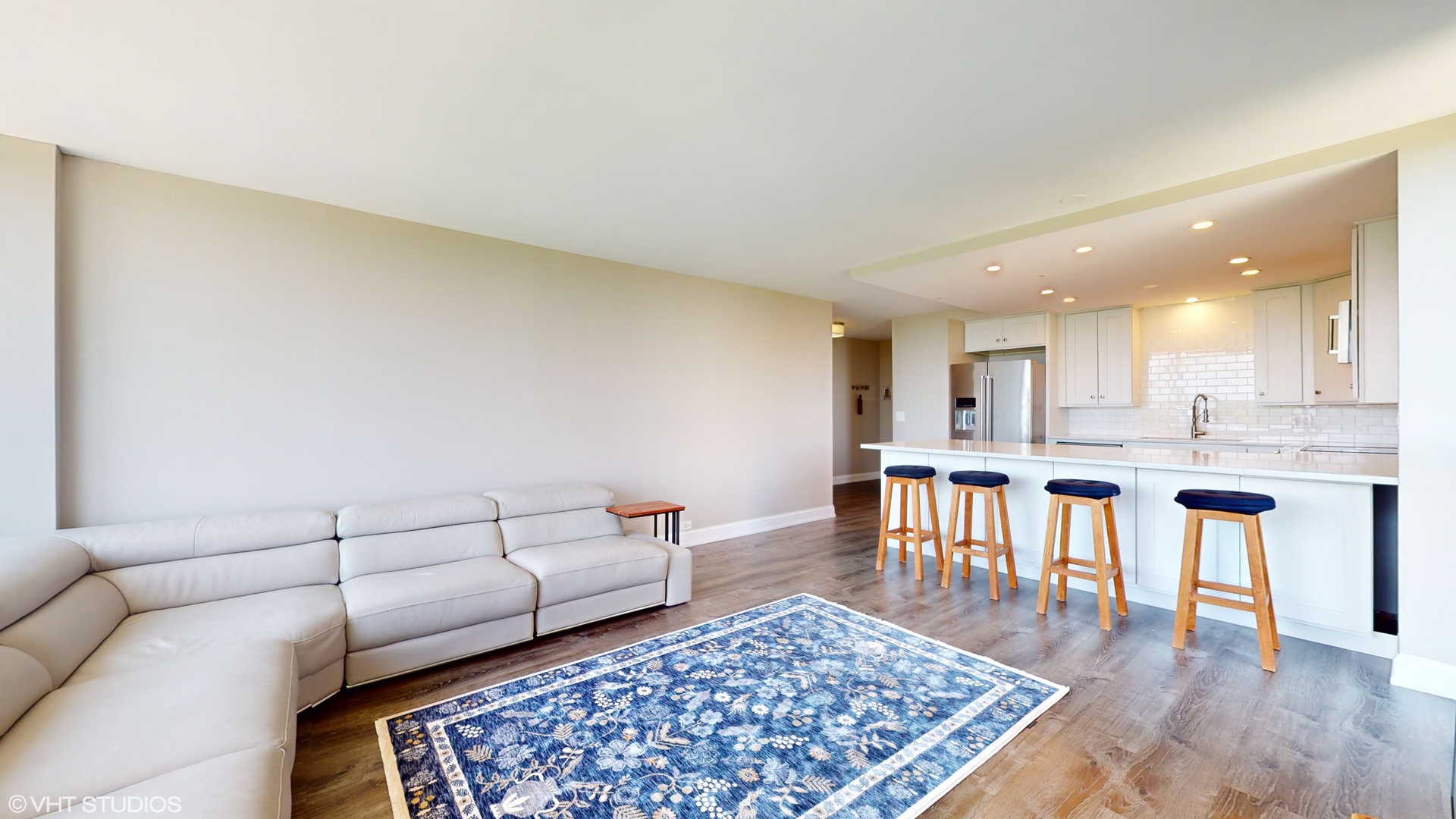 1850 N Clark Street Unit: 801