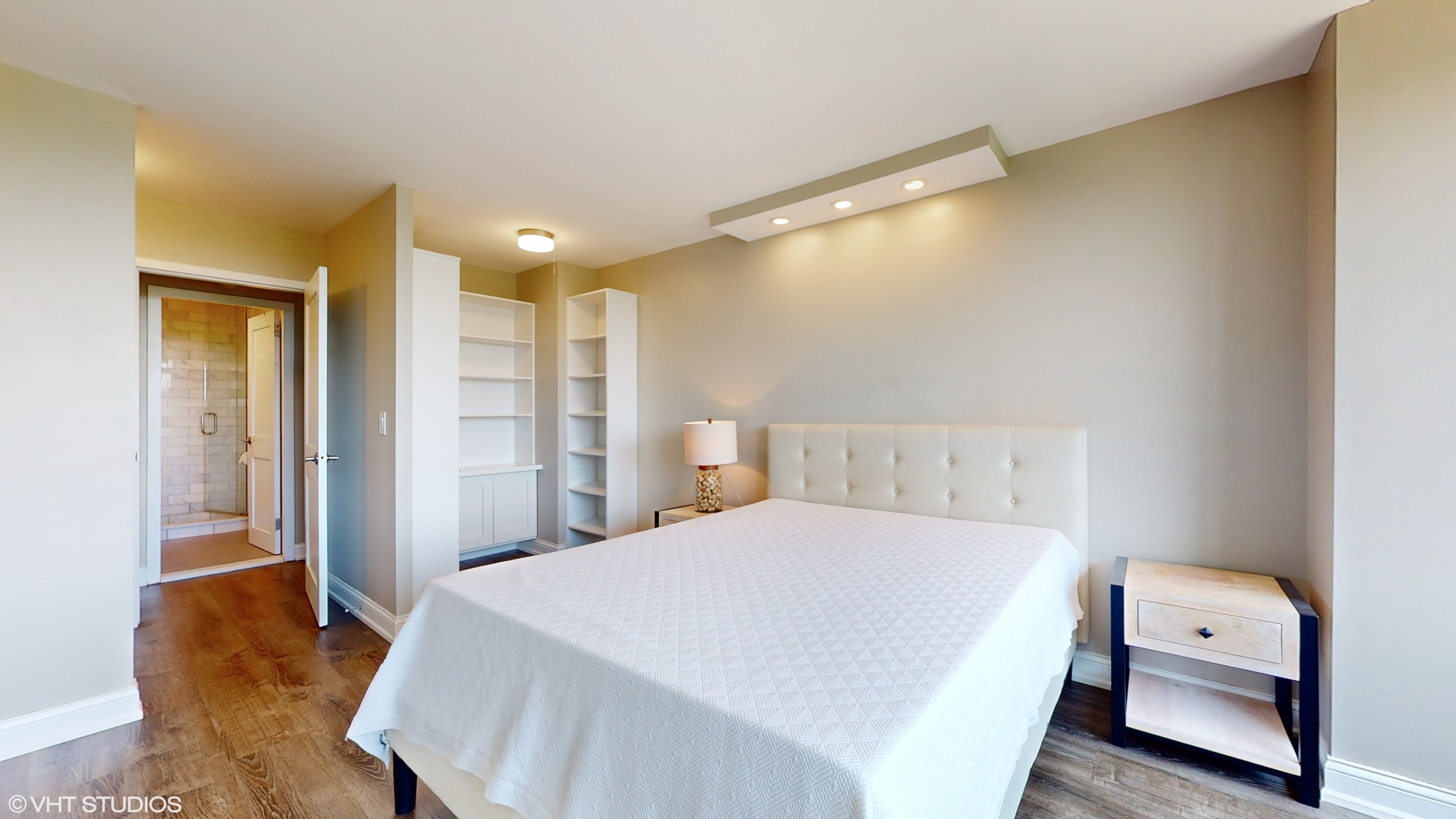 1850 N Clark Street Unit: 801