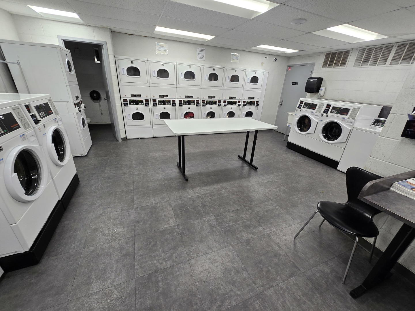 1850 N Clark Street Unit: 801