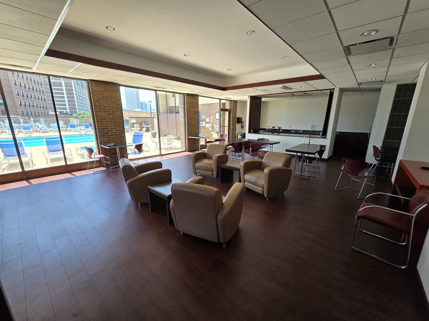 1850 N Clark Street Unit: 801