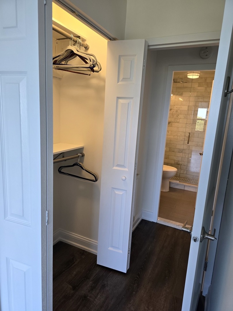 1850 N Clark Street Unit: 801