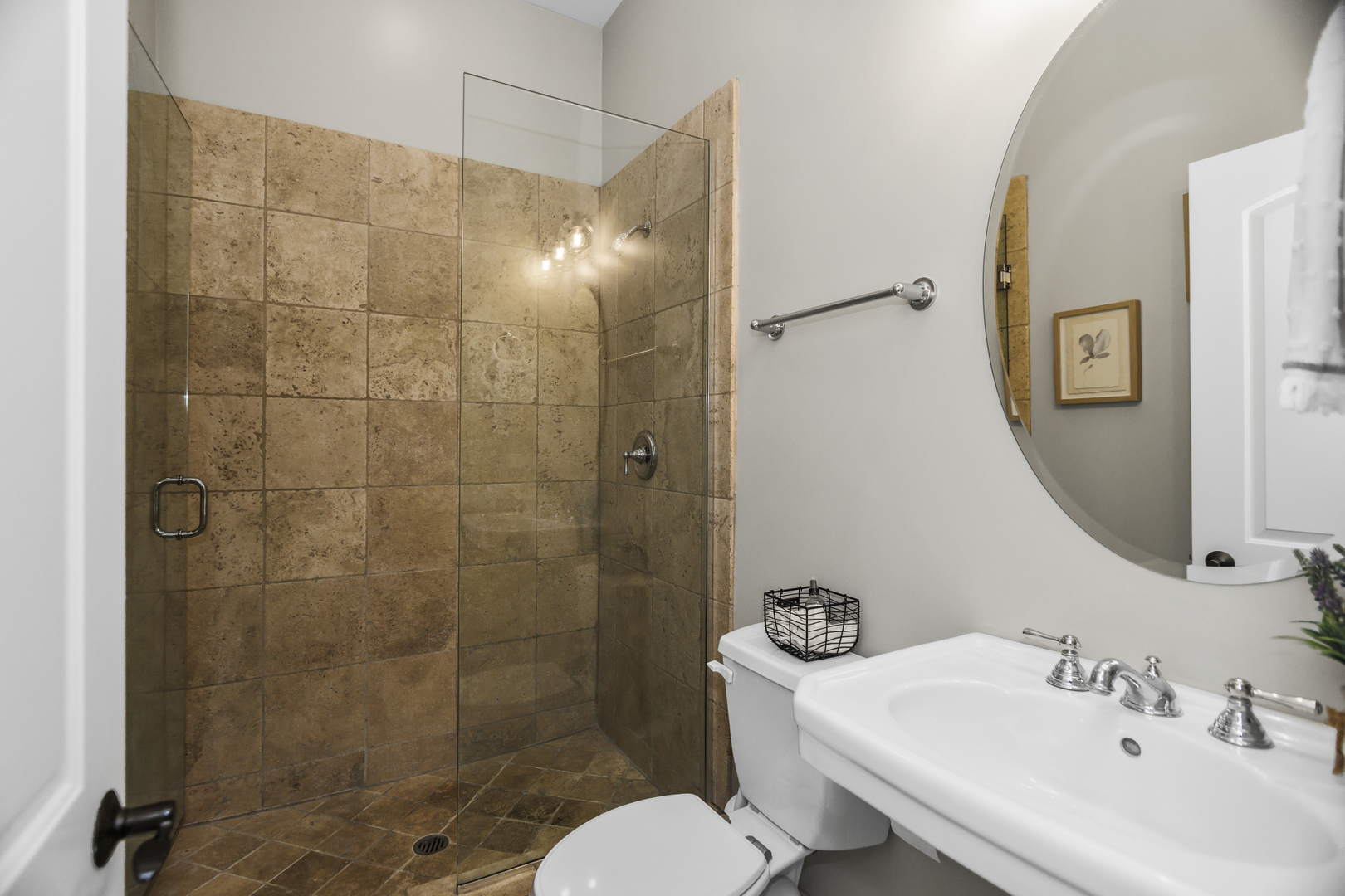 2348 W Roscoe Street Unit: 4E