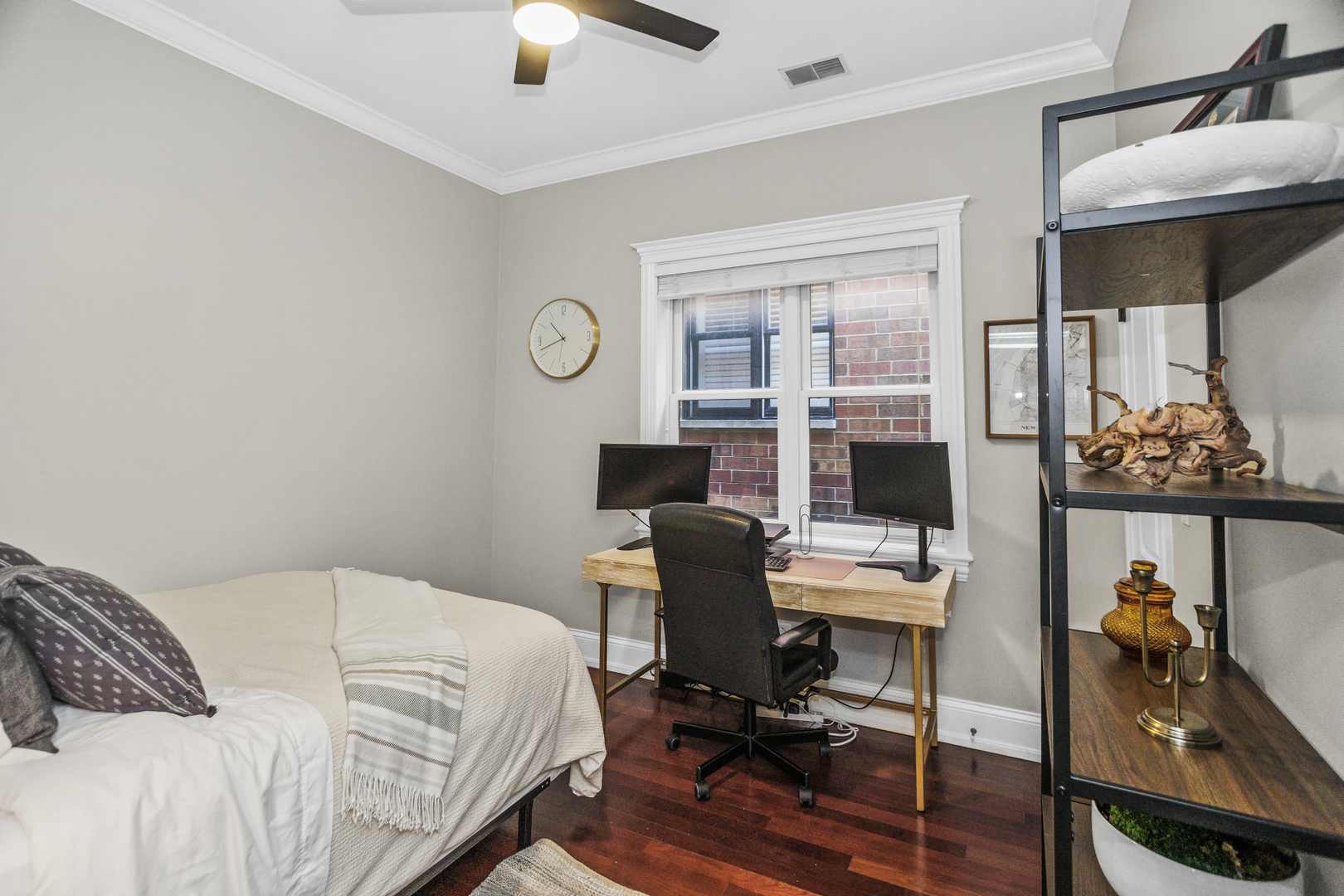 2348 W Roscoe Street Unit: 4E