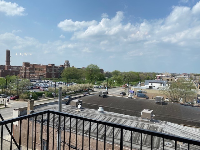 2348 W Roscoe Street Unit: 4E