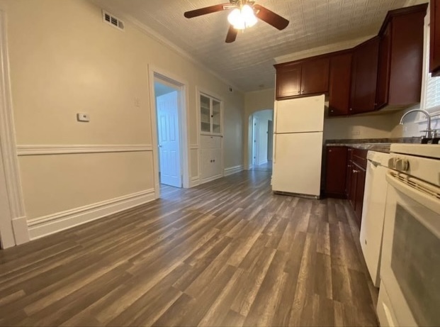 3657 W Oakdale Avenue Unit: 2