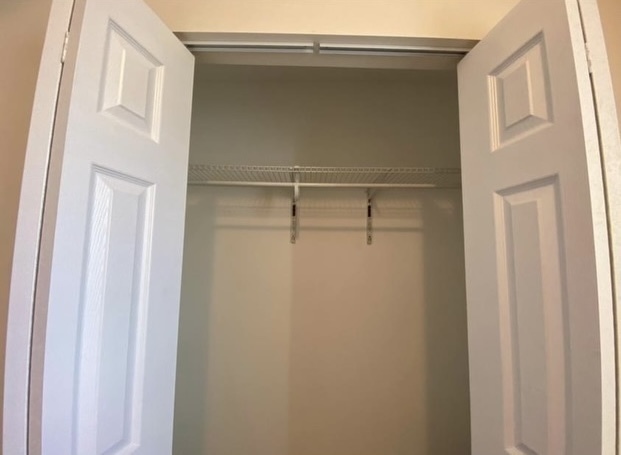 3657 W Oakdale Avenue Unit: 2