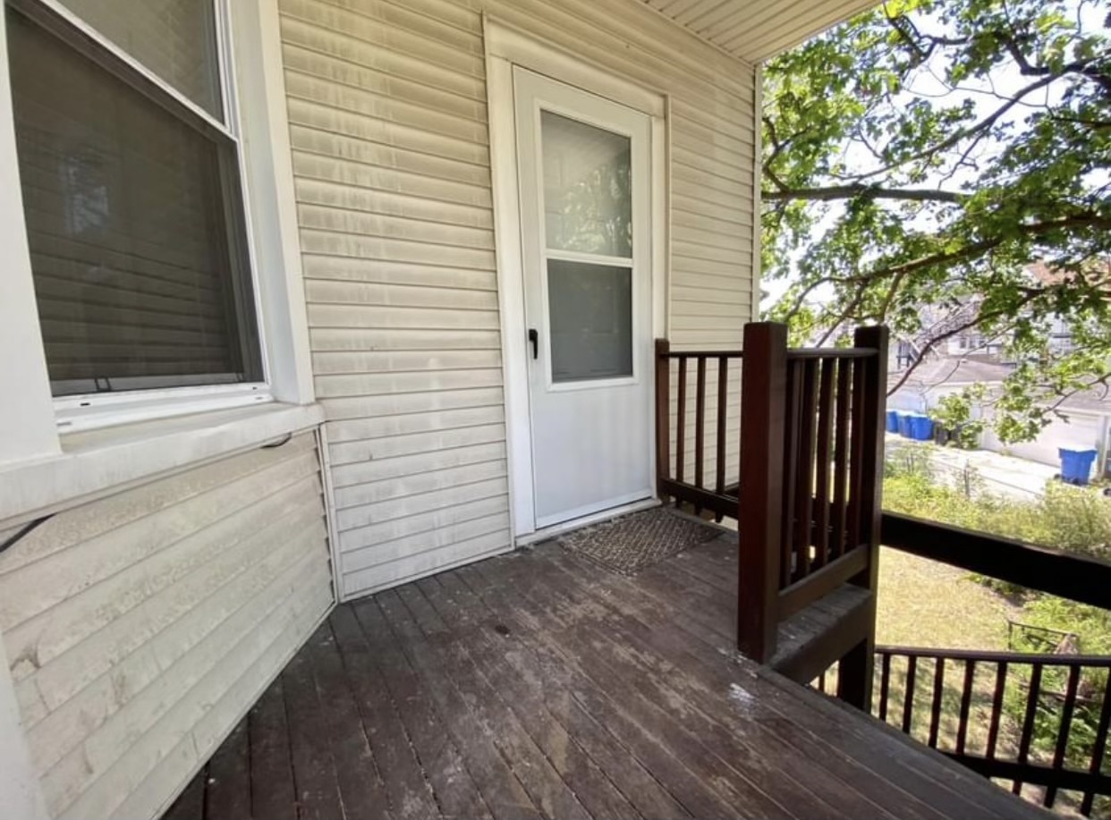 3657 W Oakdale Avenue Unit: 2