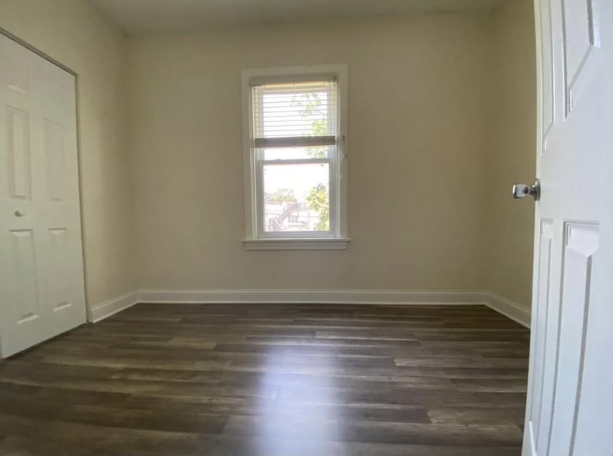 3657 W Oakdale Avenue Unit: 2