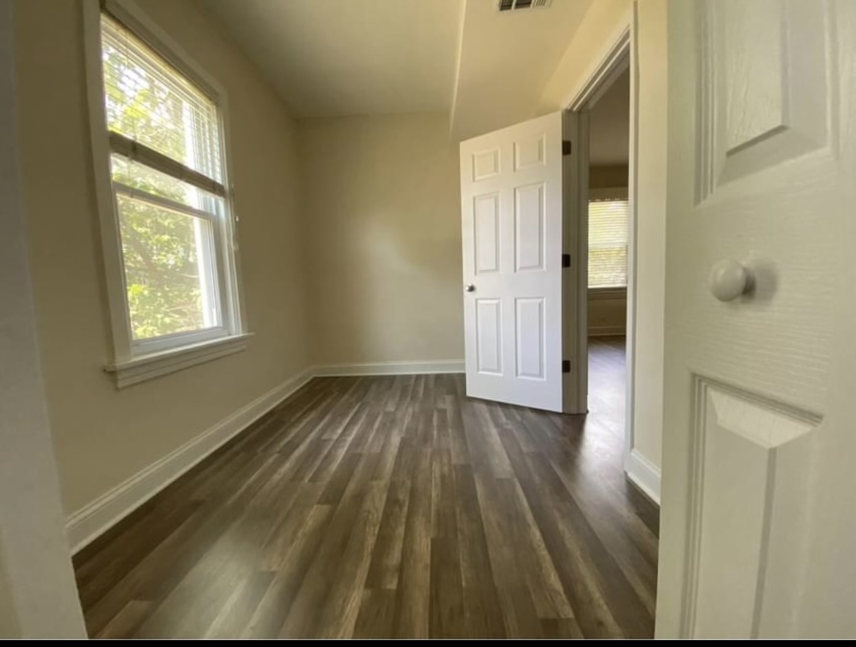 3657 W Oakdale Avenue Unit: 2