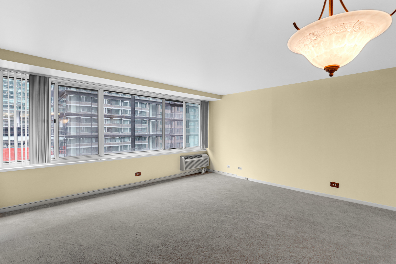 211 E Ohio Street Unit: 1414