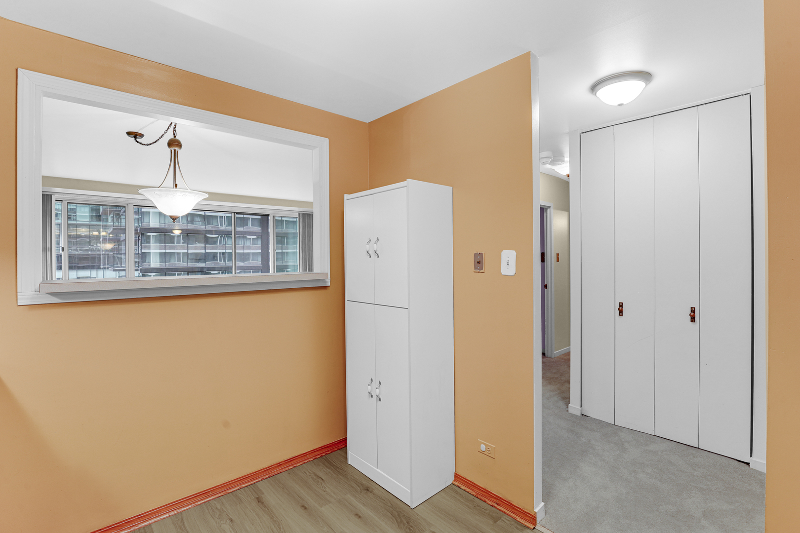 211 E Ohio Street Unit: 1414