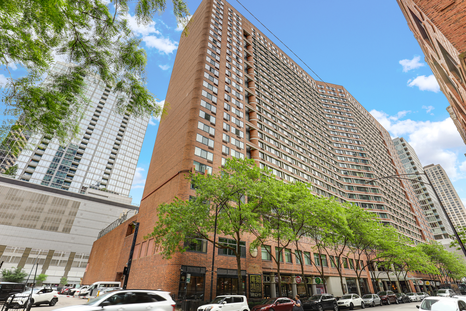 211 E Ohio Street Unit: 1414