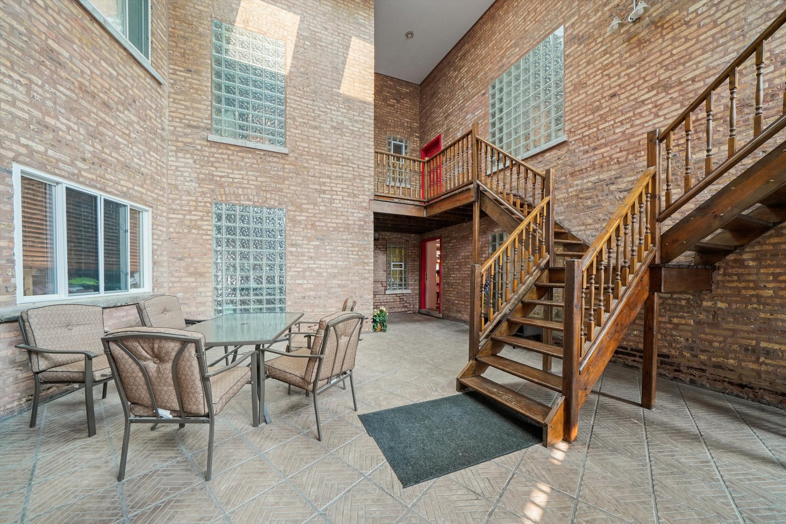 3914 N Broadway Street Unit: 2A
