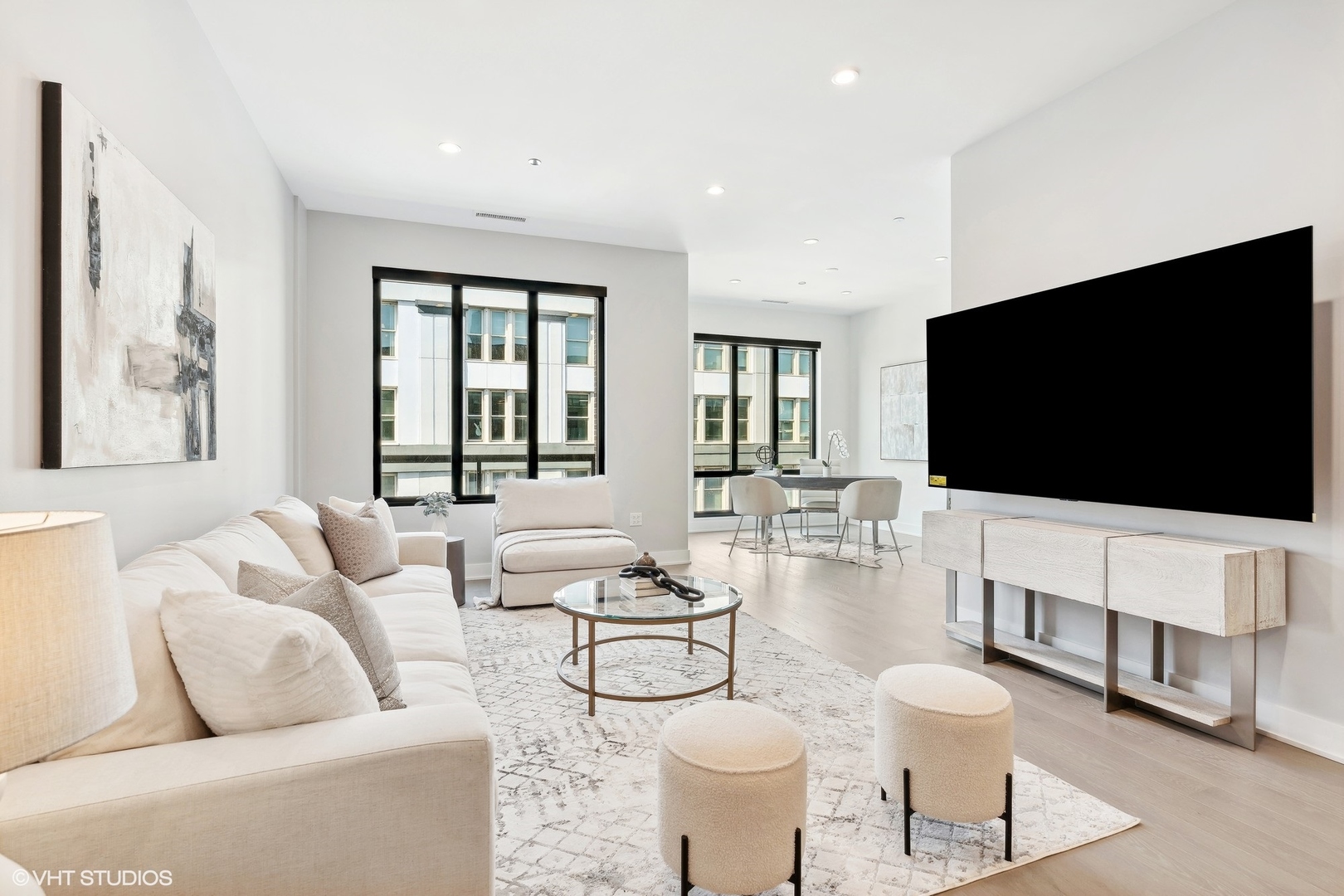 305 S Racine Avenue Unit: PHD