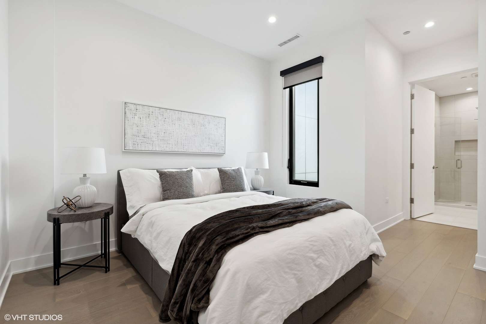 305 S Racine Avenue Unit: PHD