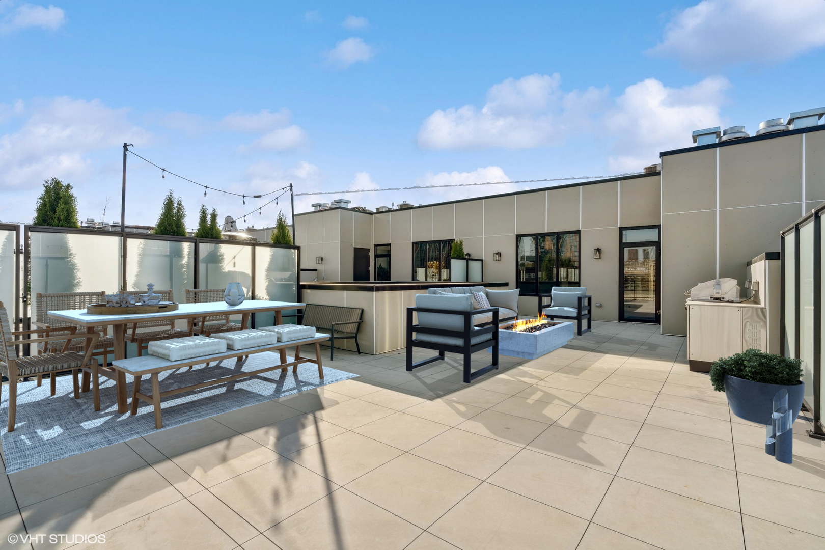 305 S Racine Avenue Unit: PHD