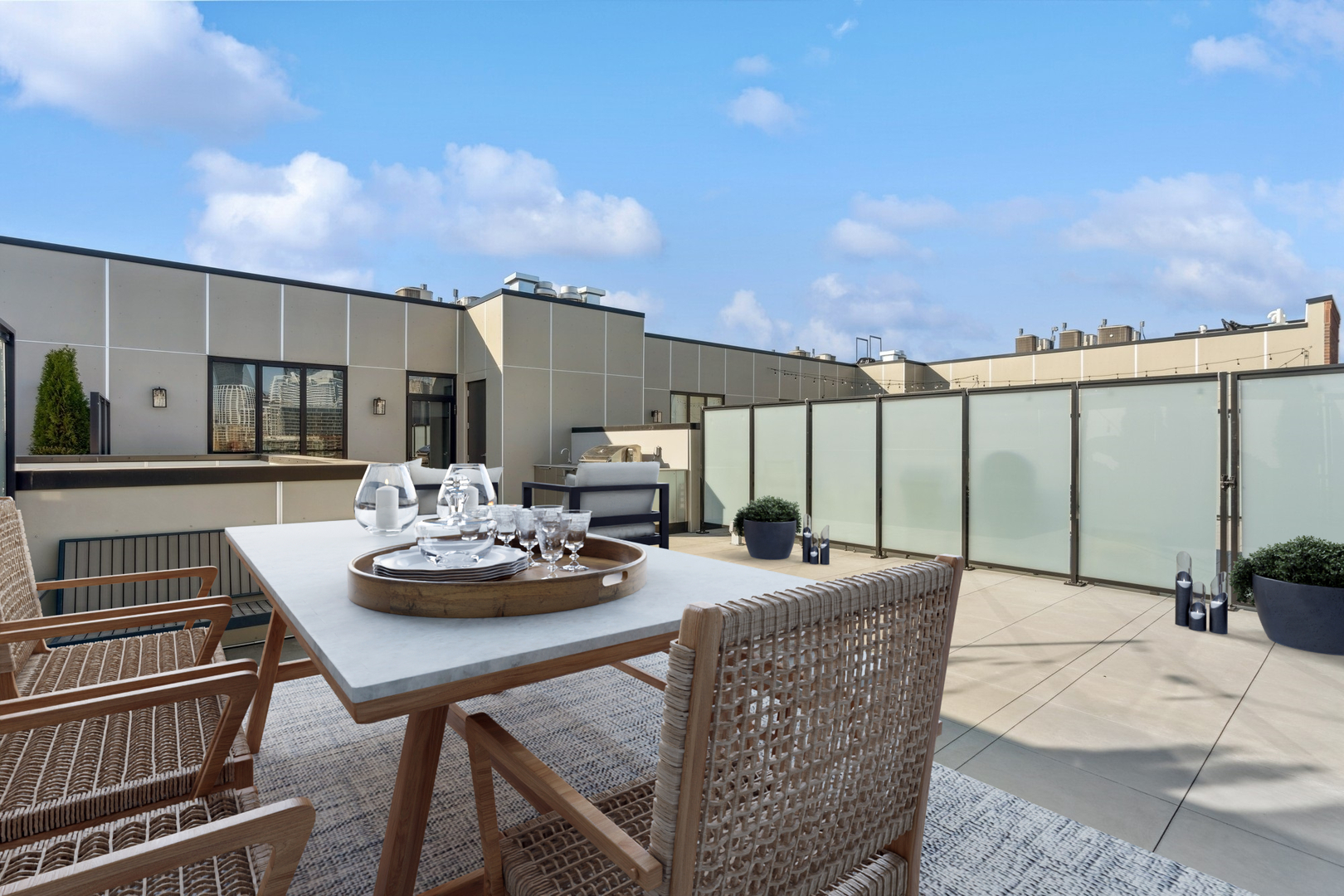 305 S Racine Avenue Unit: PHD