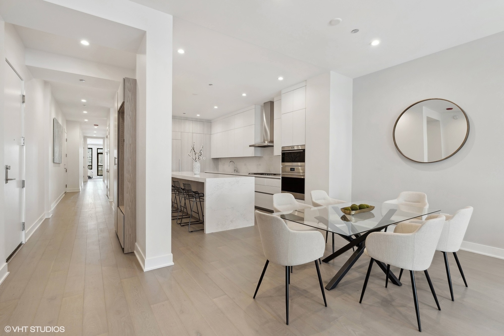 305 S Racine Avenue Unit: PHD