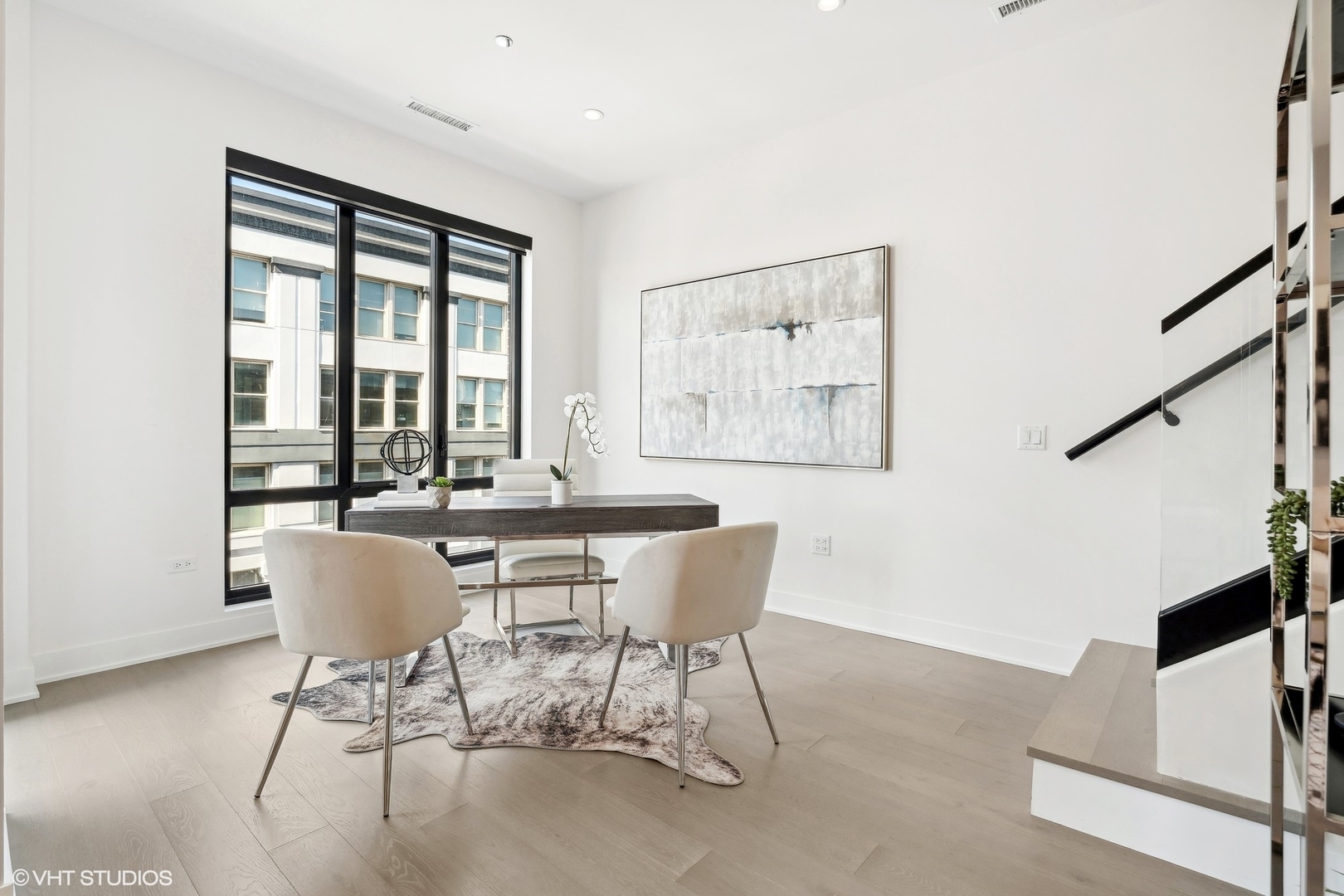 305 S Racine Avenue Unit: PHD