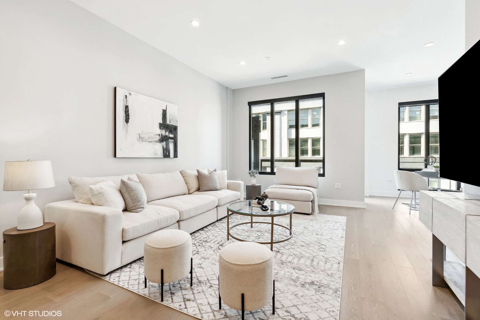 305 S Racine Avenue Unit: PHD