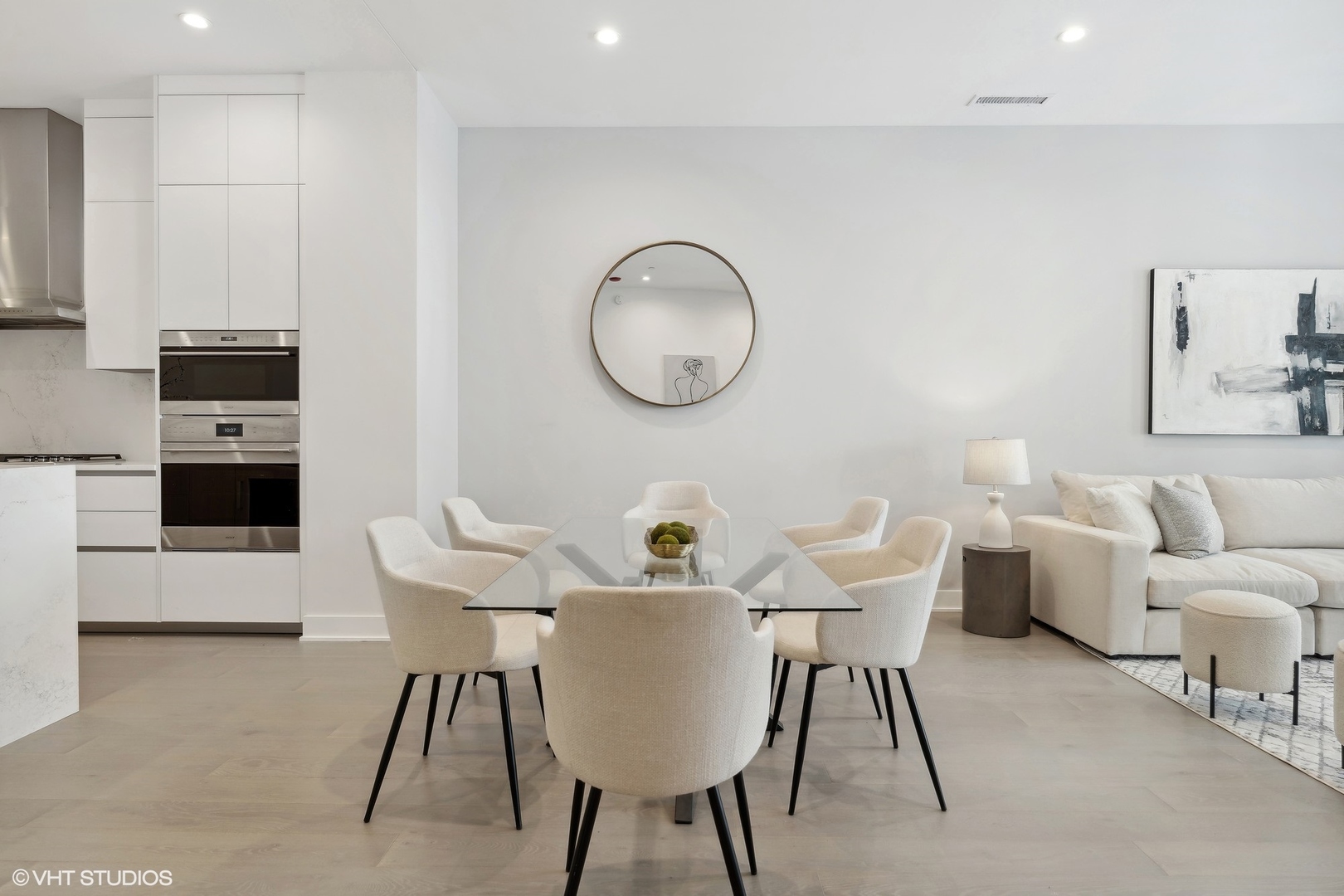 305 S Racine Avenue Unit: PHD