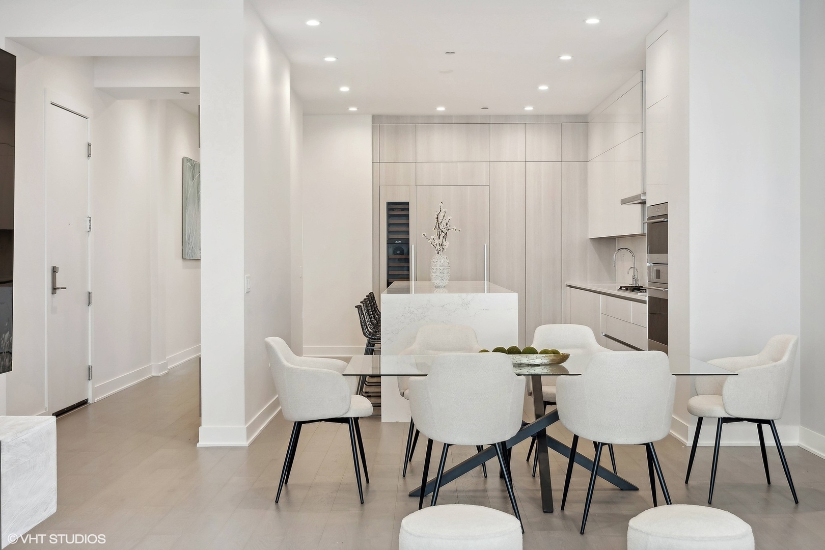 305 S Racine Avenue Unit: PHD