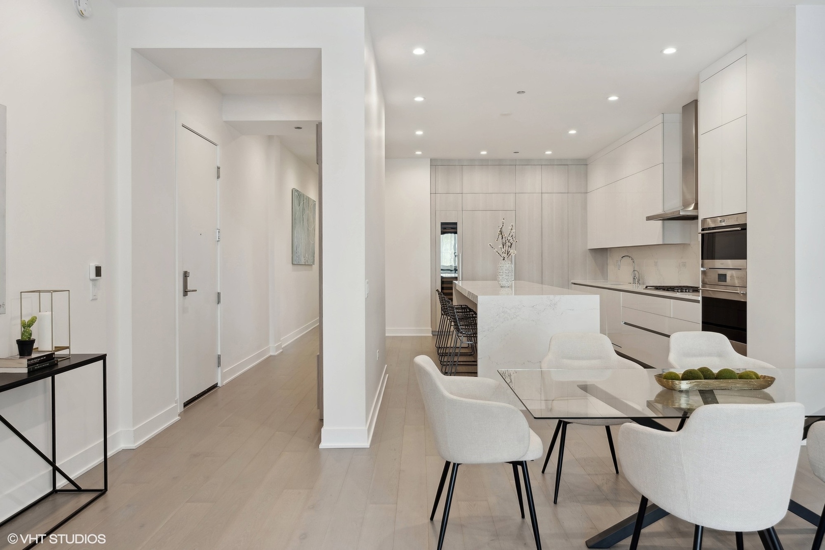 305 S Racine Avenue Unit: PHD