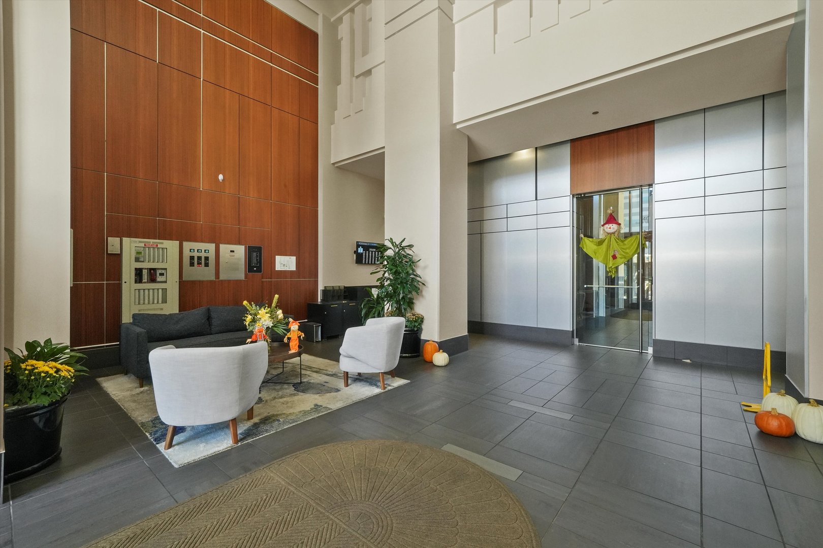 1400 S Michigan Avenue Unit: 1607