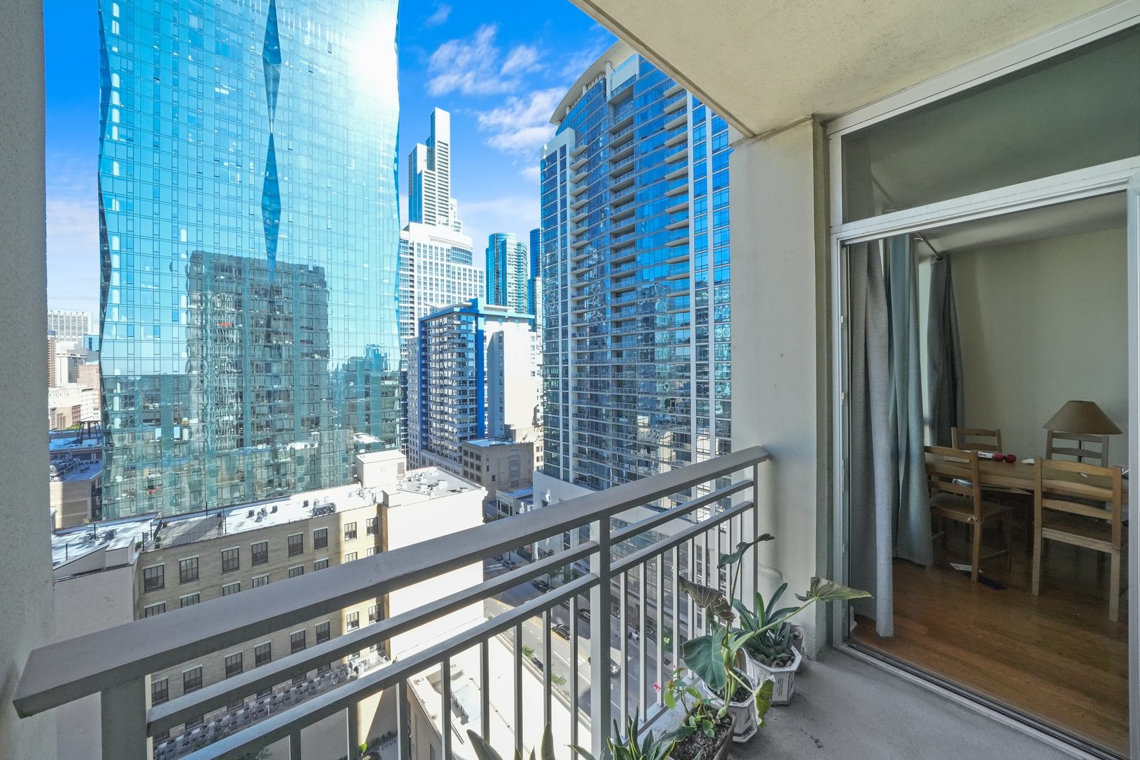 1400 S Michigan Avenue Unit: 1607