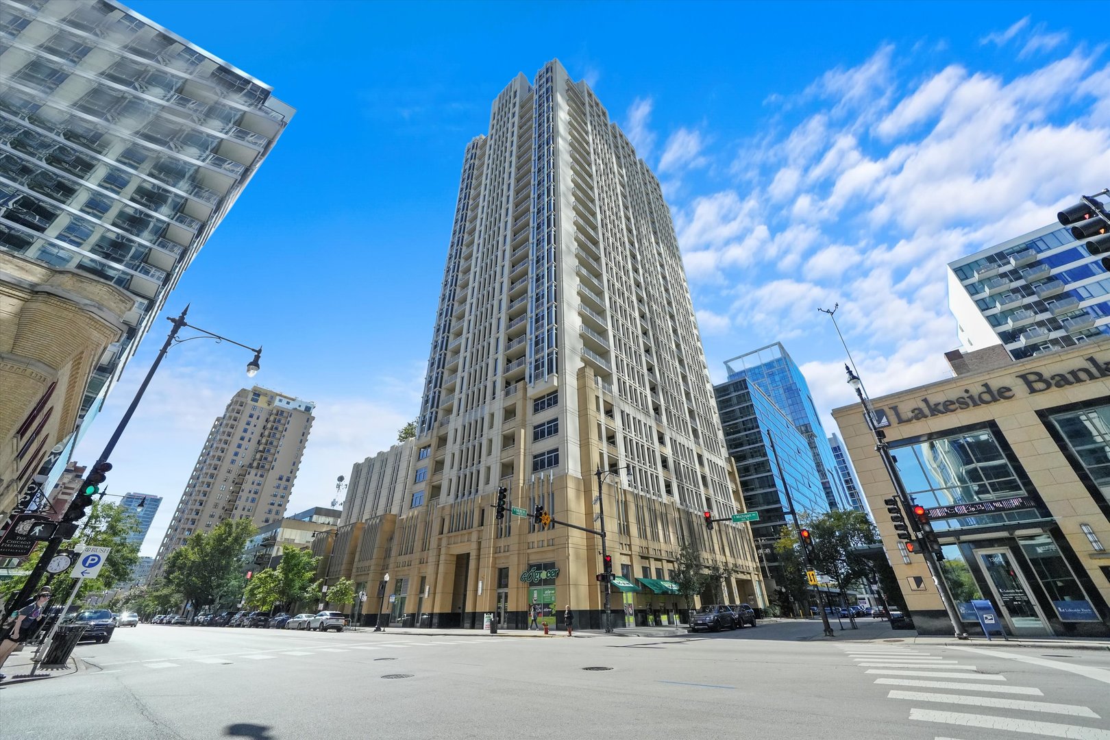 1400 S Michigan Avenue Unit: 1607