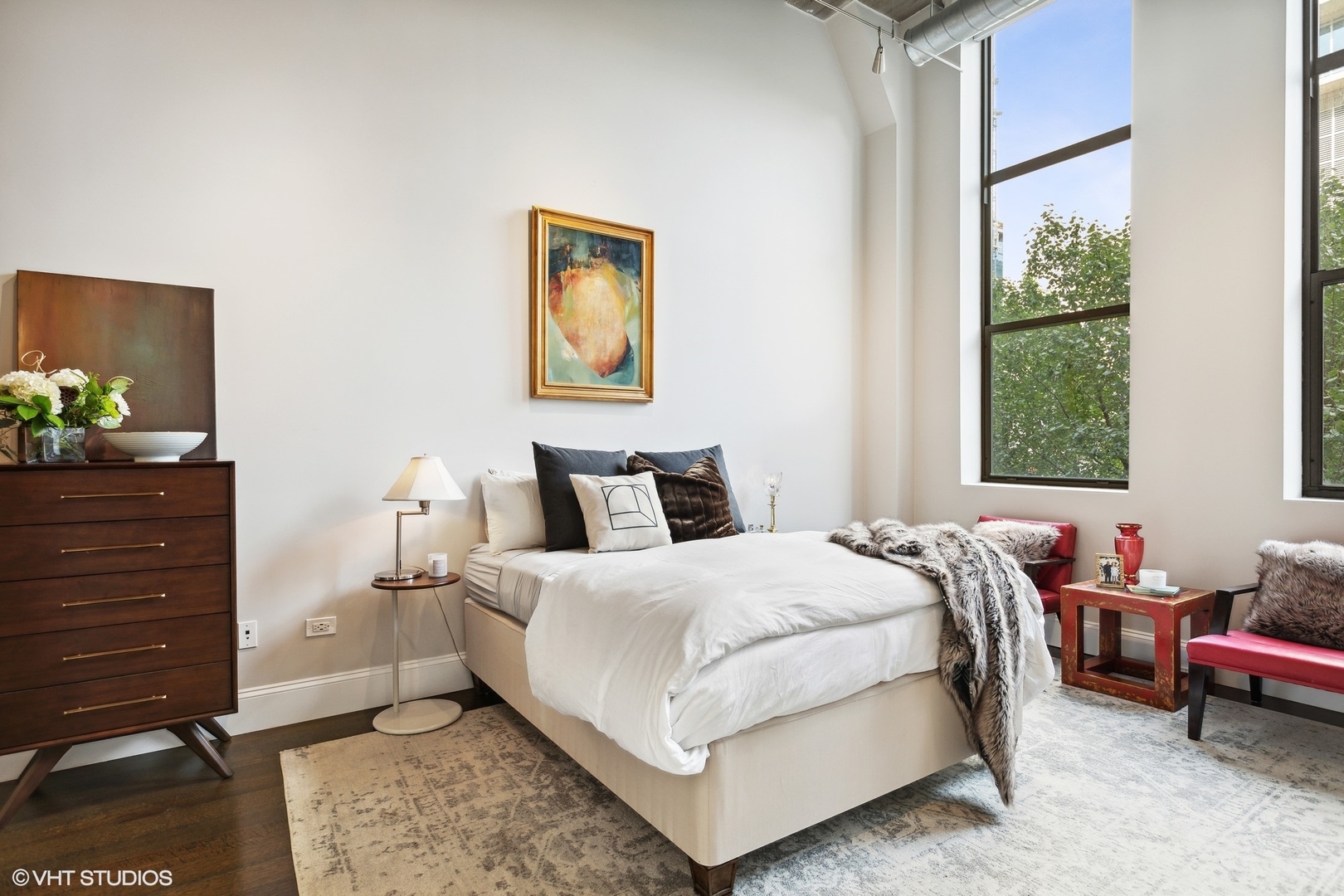 758 N Larrabee Street Unit: 221