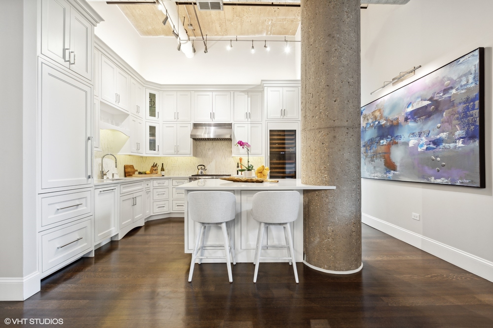 758 N Larrabee Street Unit: 221