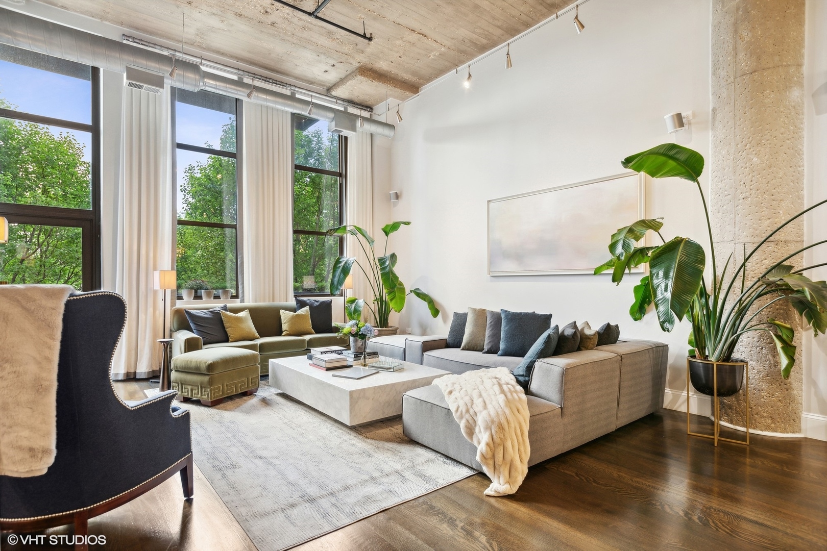 758 N Larrabee Street Unit: 221