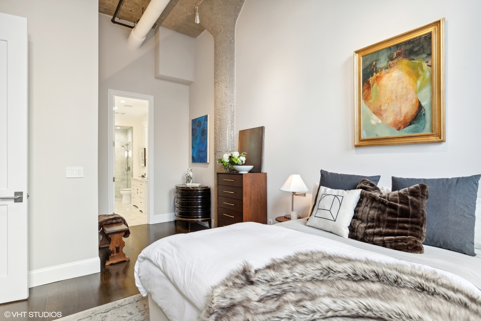 758 N Larrabee Street Unit: 221