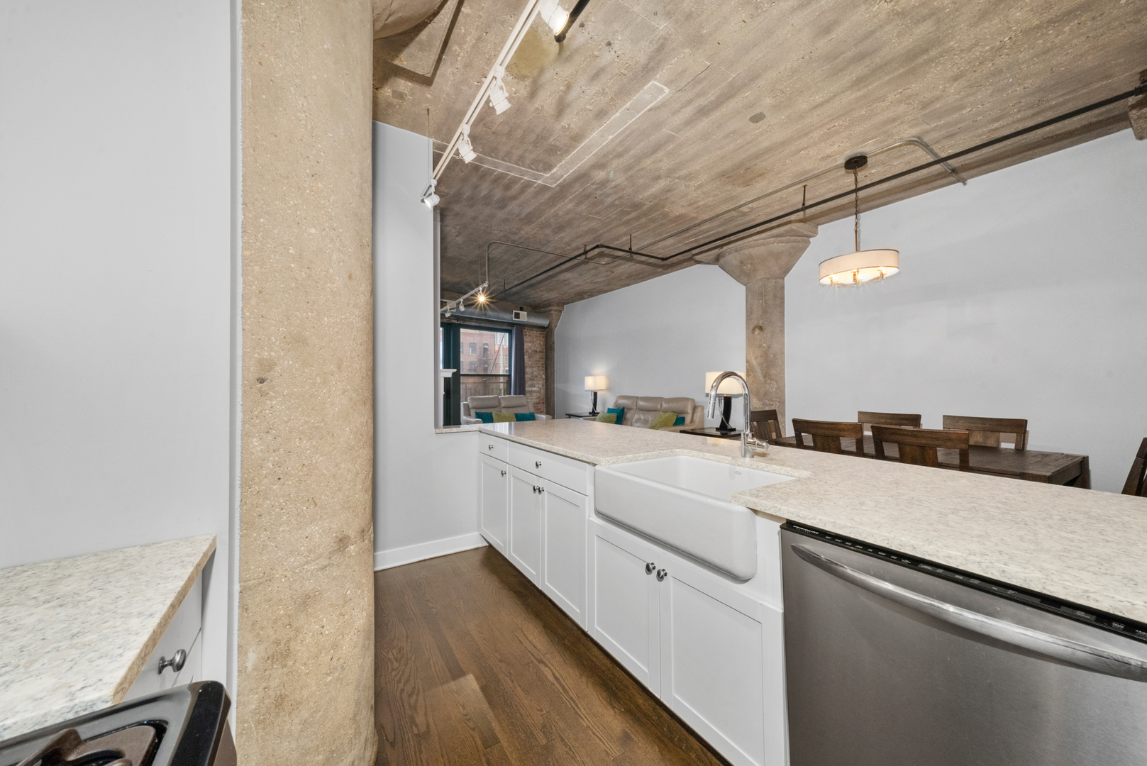 411 W ONTARIO Street Unit: 414