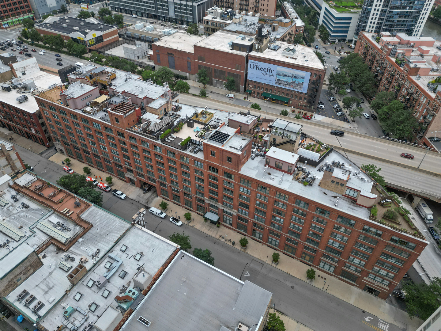 411 W ONTARIO Street Unit: 414