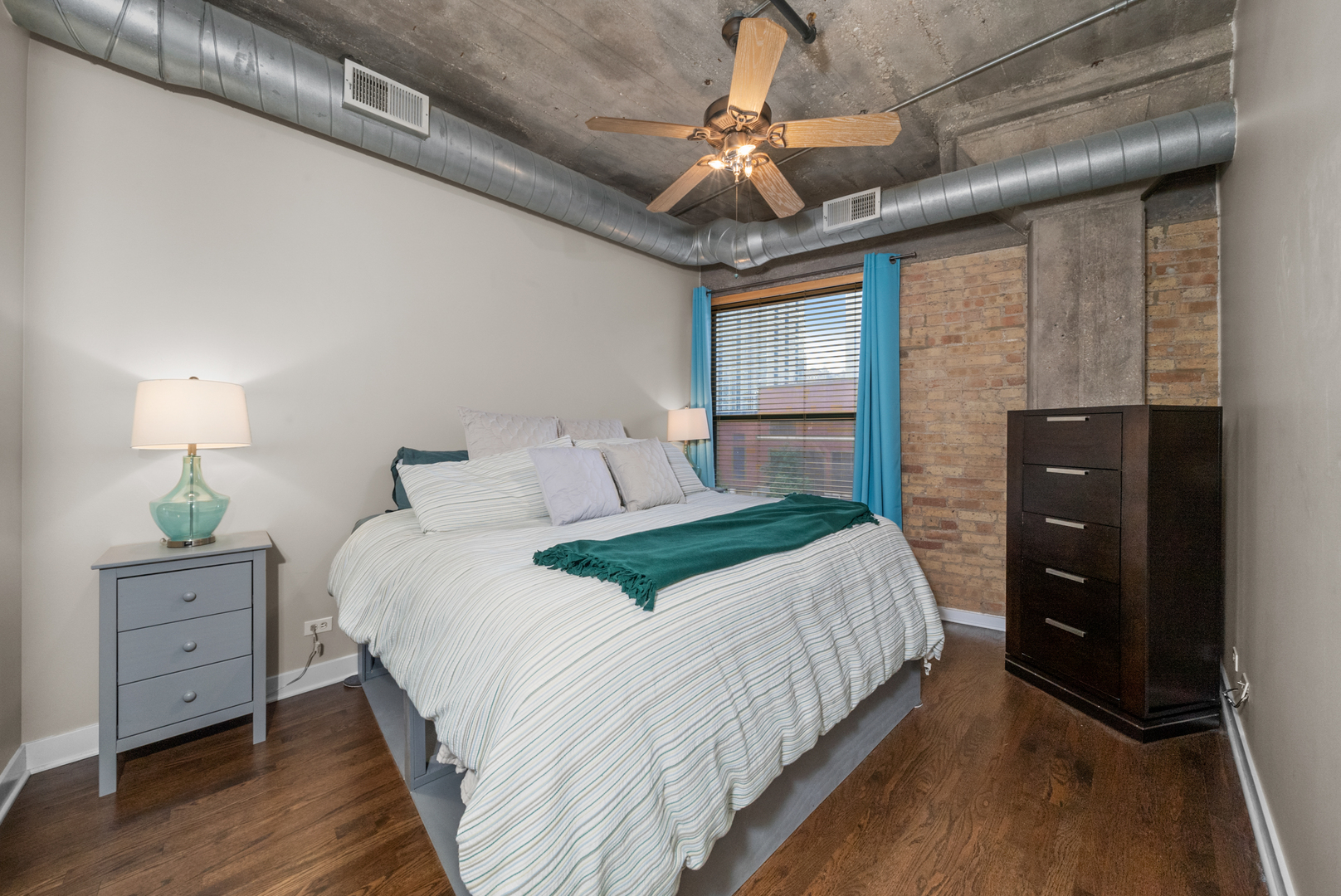 411 W ONTARIO Street Unit: 414