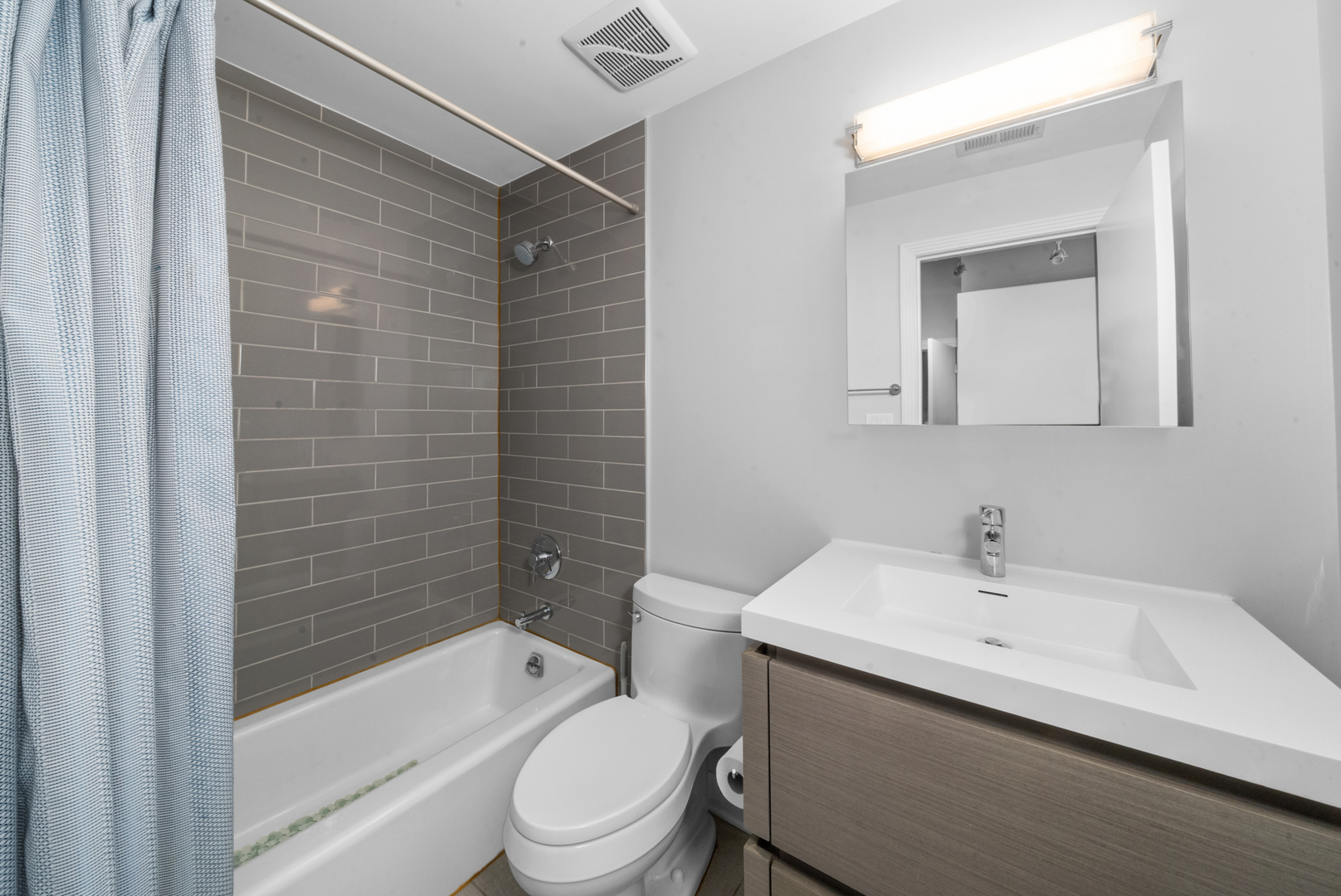 411 W ONTARIO Street Unit: 414